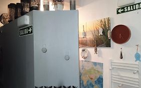Bajera-Loft No Comfortable Con La Verja En La Entrada,,No Lujosa,Vieja,Sin Reforma, Con Cedula De Habitabilidad Preparada Para Alojamiento No Hotel No Hostal No Apartamento El Precio Coincide Con Calidad Y Calificaciones Trato Familiar,Como En Tu Cas